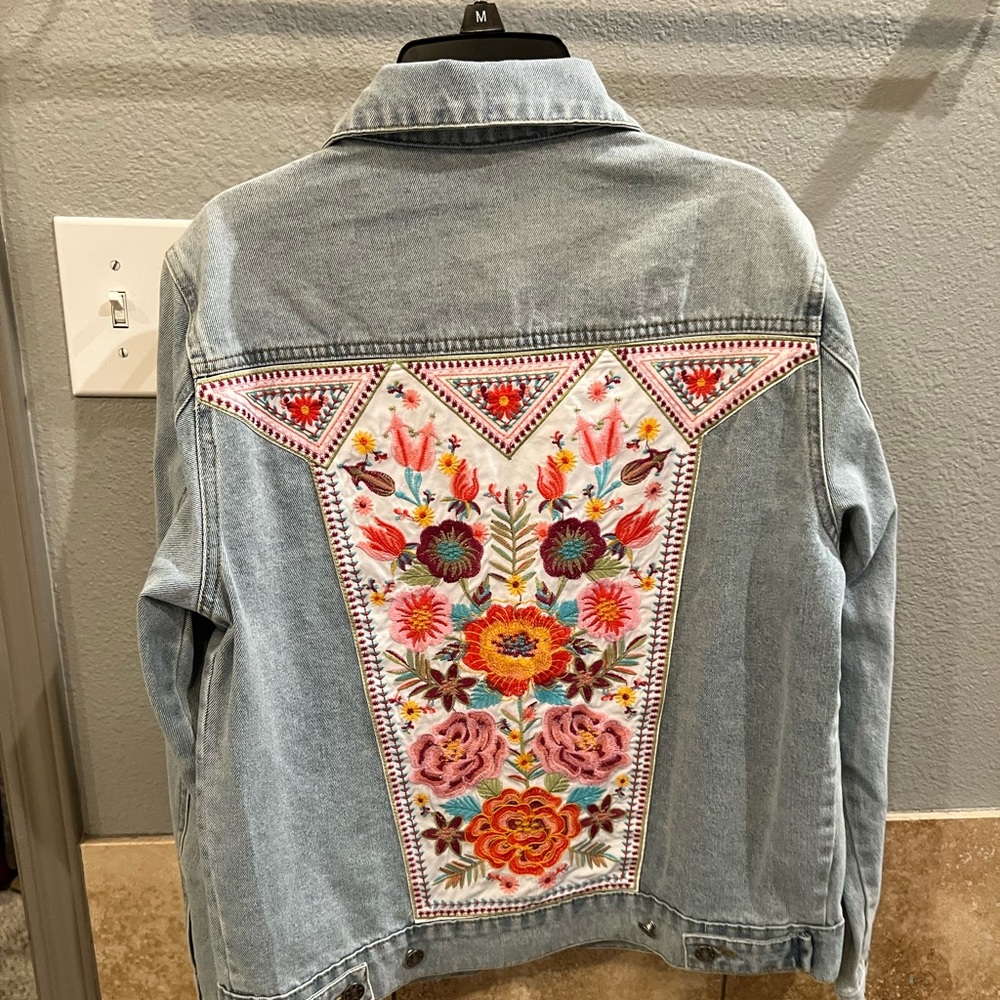 Savannah Jane NWOT Embroidered Denim Jacket